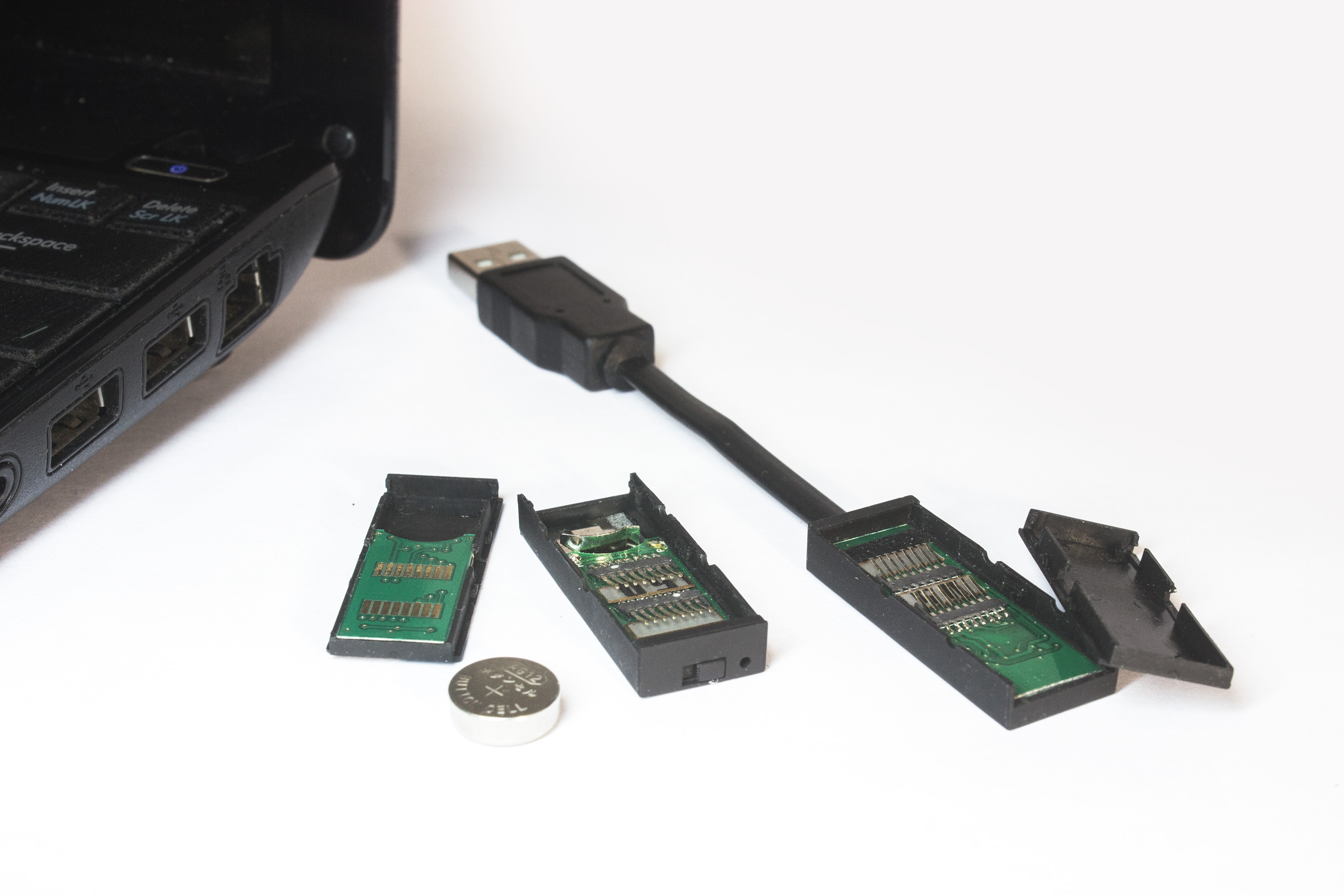 Все Телесистемы EM Tiny+ B70-75HQ (пластик, размер 7*15*37мм, вес 7г, автономность до 10ч, батарейка) видеонаблюдения в магазине Vidos Group